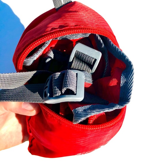 Clever Bees Ultralight 25 Water Resistant Packable Backpack - Picture 11 of 15